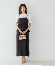 斜紋荷葉邊吊帶洋裝