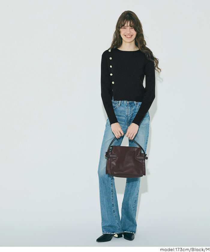 金釦設計感針織上衣