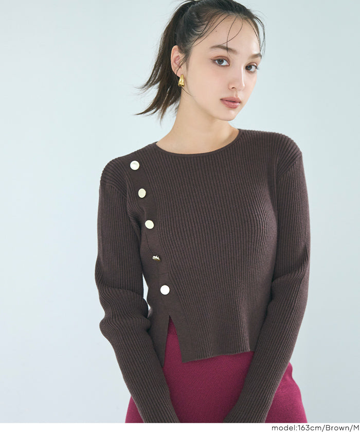 金釦設計感針織上衣