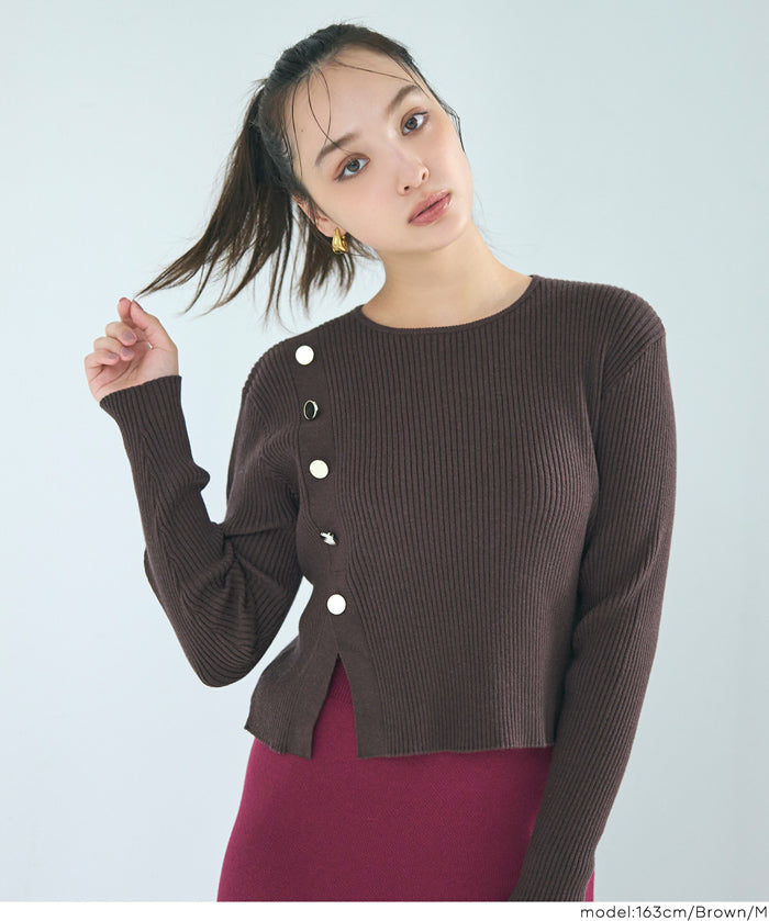 金釦設計感針織上衣