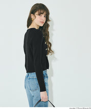 金釦設計感針織上衣