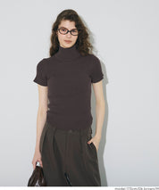 高領短袖合身針織上衣