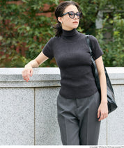 高領短袖合身針織上衣