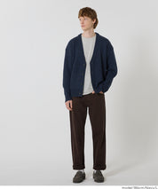 扎實感面料V領針織衫