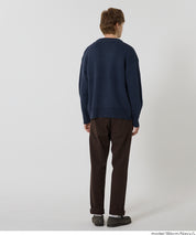 扎實感面料V領針織衫