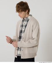 扎實感面料V領針織衫