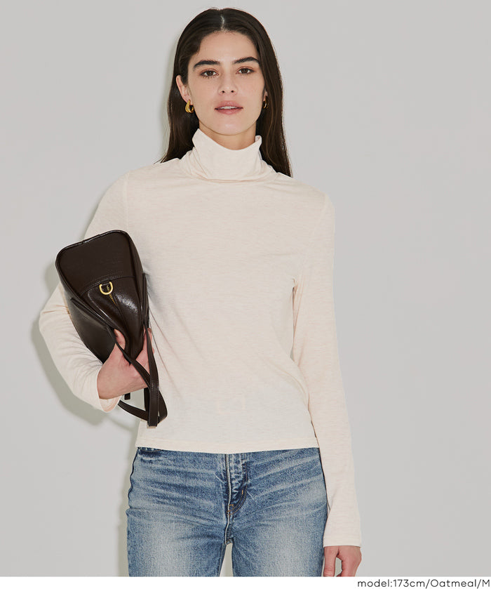 混色高領長袖上衣