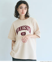 壓紋LOGO短袖T恤