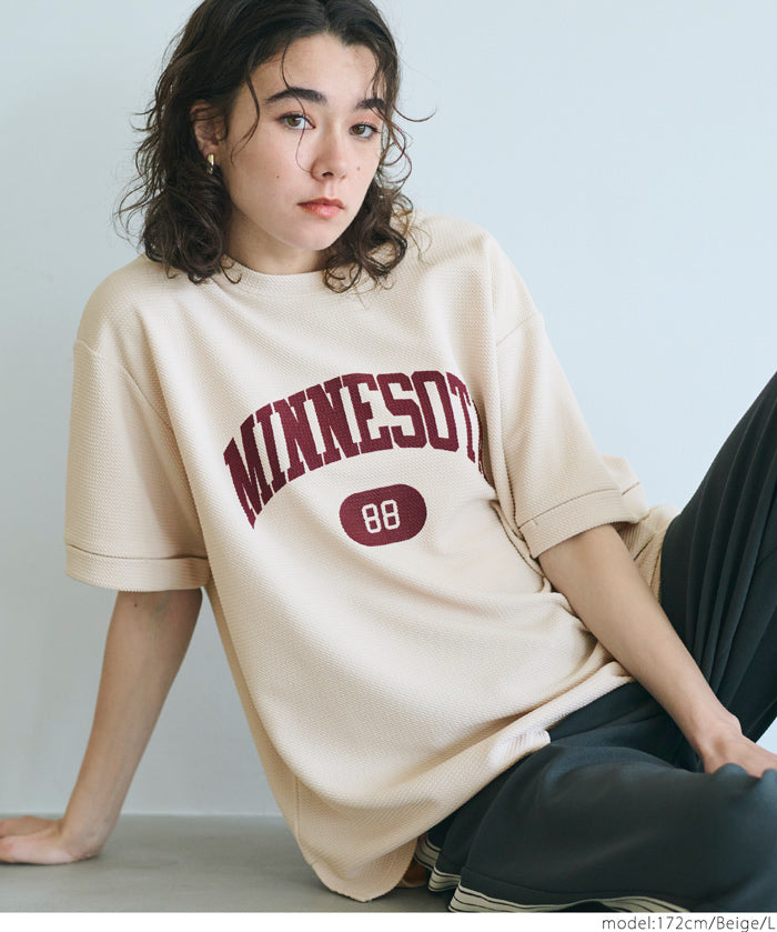 壓紋LOGO短袖T恤