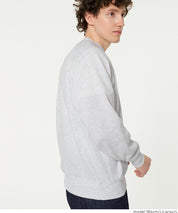 內刷毛插肩LOGO大學T