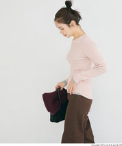 【輕量針織】圓領圓弧下擺上衣