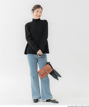 半高領後背珍珠娃娃針織上衣